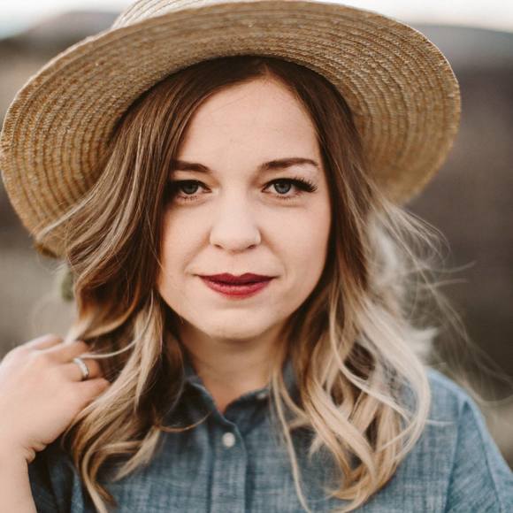 Meet your Posher, Caitlin - Picture 1 of 1